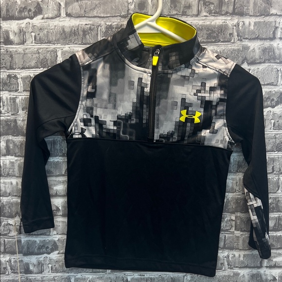 Under Armour Other - Boy's Under Armour quarter zip Pullover shirt‎